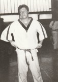 Sensei Ivan Simandl, vynikající dlouholetý reprezentant v kumite, spolu se svým bratrem patří k legendám českého karate.