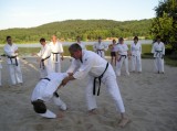 Aikido na pláži má vždycky úspěch....