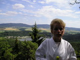  Tam dole máme stany