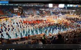 Přes tisíc závodníků cvičí Heian Shodan Přes tisíc závodníků cvičí Heian Shodan
